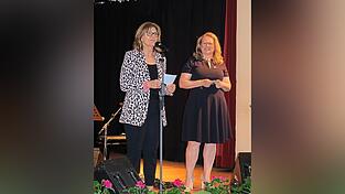 Die Initiatorin Ulrike Schröpfer und Marion Zahn begrüßten.
