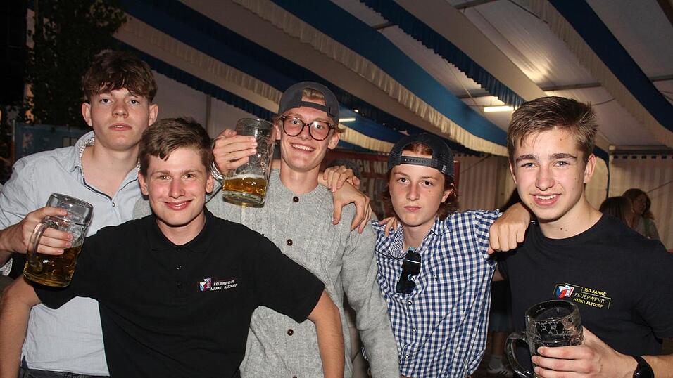 Zur Musik von Headless wurde ausgelassen gefeiert.