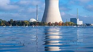 Kernkraftwerk Isar 2 - für einen Weiterbetrieb fehlt laut Umweltminister Glauber das Personal. (Archivbild)