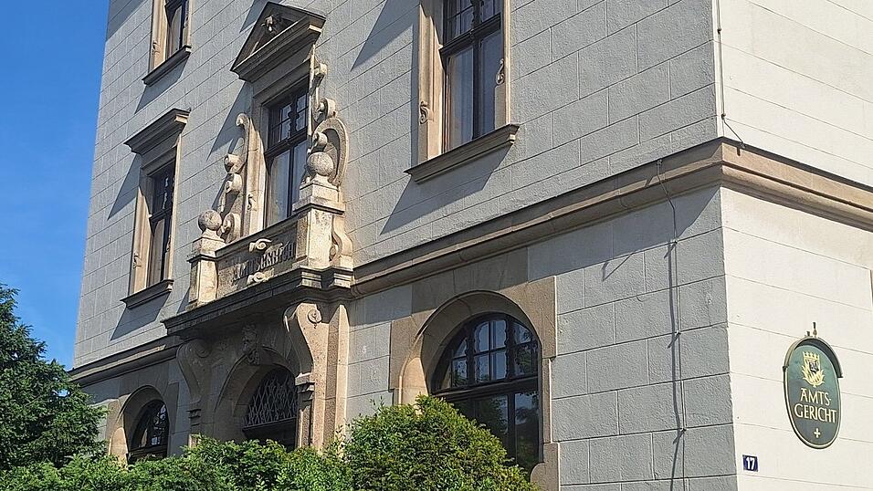 Das Amtsgerichtsgebäude in der Amanstraße in Deggendorf. Das Amtsgerichtsgebäude in der Amanstraße in Deggendorf.