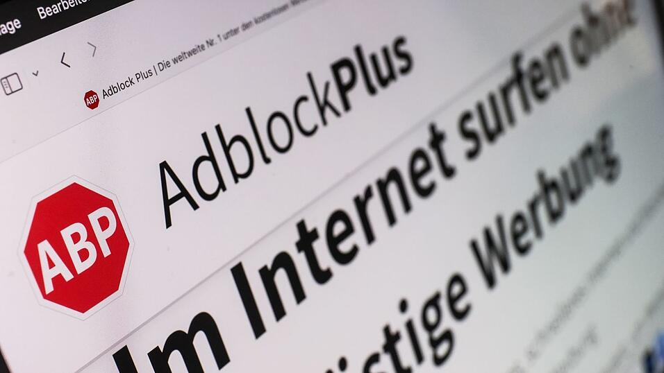 Mit Werbeblockern können Nutzerinnen und Nutzer im Internet lästige Werbung unterdrücken. (Archivbild) Mit Werbeblockern können Nutzerinnen und Nutzer im Internet lästige Werbung unterdrücken. (Archivbild)
