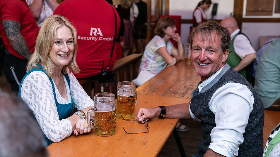 Die Partybilder vom Sonntag, 17. August, aus dem Festzelt Greindl. Die Partybilder vom Sonntag, 17. August, aus dem Festzelt Greindl.