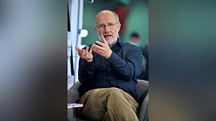 Harald Lesch ist erstaunt, &bdquo;wie viele Leute ohne Ahnung meinen, mitreden zu k&ouml;nnen&ldquo;.