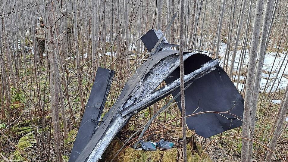 In Lettland wurden Teile einer Drohne gefunden, die mutmaßlich aus der Ukraine stammt. In Lettland wurden Teile einer Drohne gefunden, die mutmaßlich aus der Ukraine stammt.