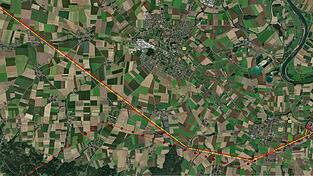 Wo die neue Leitung (rot) verlaufen wird und wo die neuen Masten (Punkte) gebaut werden, kann man im Projektviewer von Tennet sehen. Wo die neue Leitung (rot) verlaufen wird und wo die neuen Masten (Punkte) gebaut werden, kann man im Projektviewer von Tennet sehen.
