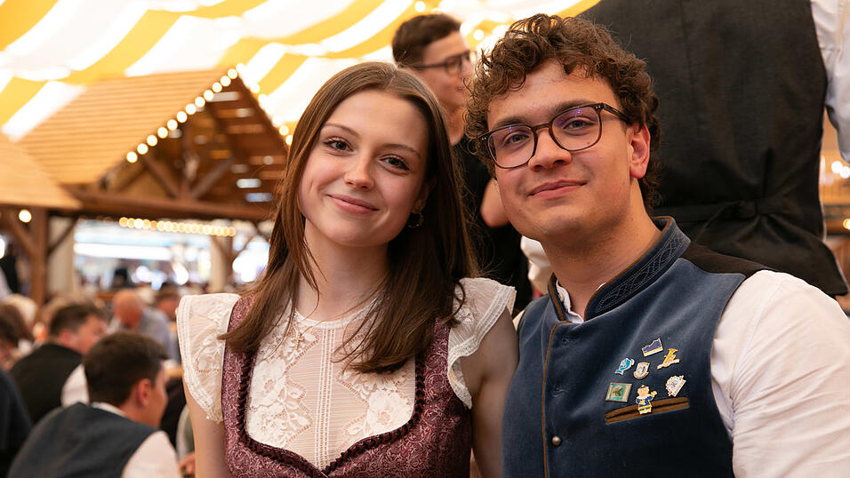 Die Partybilder vom Montag,11. August, aus dem Festzelt Nothaft. Die Partybilder vom Montag,11. August, aus dem Festzelt Nothaft.