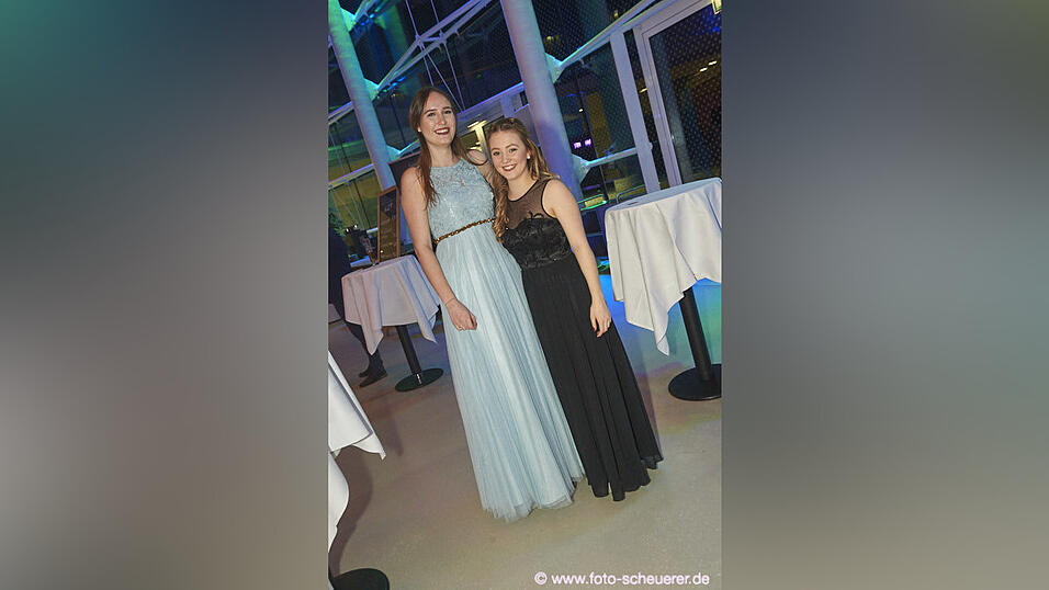 Die Metzgerzunft hat am Samstagabend in die Joseph-von-Fraunhofer-Halle eingeladen. Die Metzgerzunft hat am Samstagabend in die Joseph-von-Fraunhofer-Halle eingeladen.