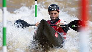 Im Kanu geh&ouml;rte Hannes Aigner bis 2025 zur Weltspitze, seine Ambitionen auf den Chefsessel im Augsburger Rathaus sind aber gescheitert. (Archivbild)