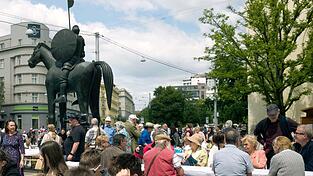 Das traditionelle Pfingsttreffen der vertriebenen Sudetendeutschen und ihrer Nachkommen findet erstmals in Tschechien statt. Das traditionelle Pfingsttreffen der vertriebenen Sudetendeutschen und ihrer Nachkommen findet erstmals in Tschechien statt.