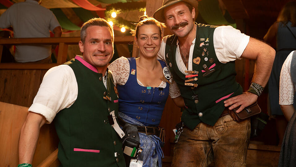 Die Partybilder vom Sonntag, 17. August, aus dem Festzelt Weckmann. Die Partybilder vom Sonntag, 17. August, aus dem Festzelt Weckmann.
