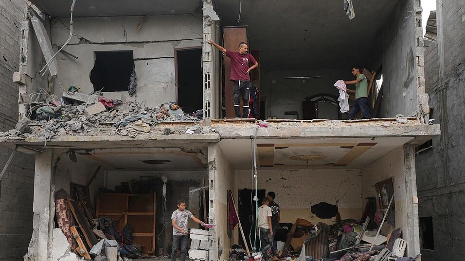 Zuletzt hat Israels Armee ihre Luftangriffe zudem wieder verstärkt. Zuletzt hat Israels Armee ihre Luftangriffe zudem wieder verstärkt.