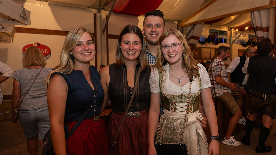 Die Partybilder vom Freitag, 18. August 2023, aus dem Festzelt Greindl. Die Partybilder vom Freitag, 18. August 2023, aus dem Festzelt Greindl.