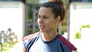 Will bald wieder ganz ins Training einsteigen: Bayern-Nationalspielerin Lena Oberdorf.