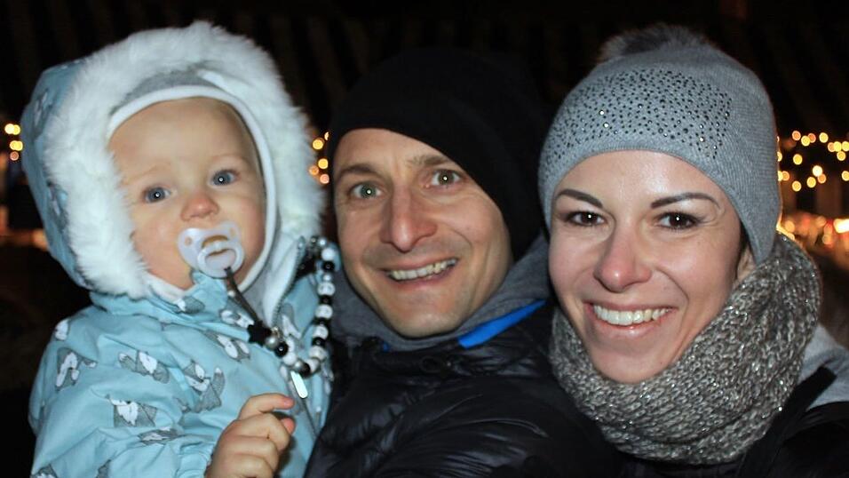 Der Christkindlmarkt und die Weihnachtspyramide geh&ouml;ren in der Adventszeit zu den beliebtesten Treffpunkten in Landshut.