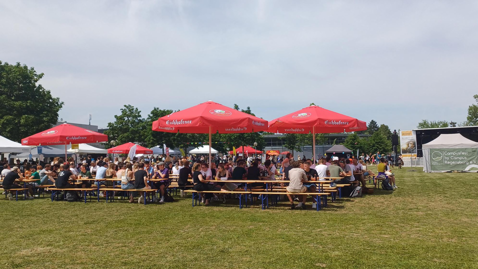 Das Campusfest verwandelte das Gel&auml;nde der OTH und der Uni Regensburg in eine Party-Area.