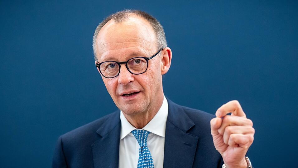 Wird sich Schwarz-Rot einig, dann folgt Friedrich Merz auf Olaf Scholz (SPD) als Regierungschef.