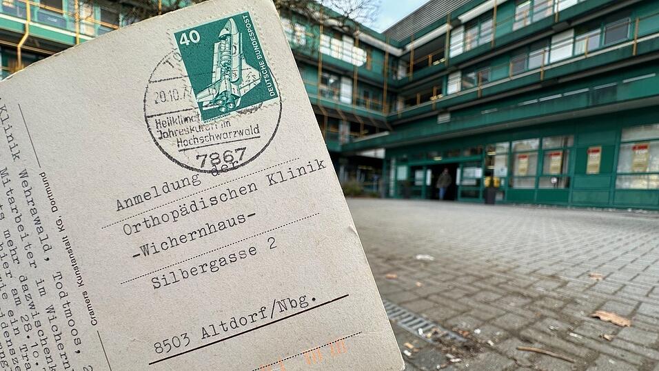 Nach 47 Jahren ist die Karte eines Klinikmitarbeiters an seine Kollegen angekommen.