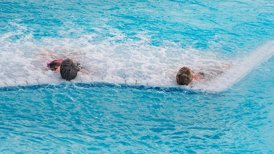 Die Europa-Therme in Bad Füssing (Kreis Passau) ist eine von mehreren Thermen in Niederbayern, die erste Konsequenzen aus der Energiekrise gezogen hat. Die Europa-Therme in Bad Füssing (Kreis Passau) ist eine von mehreren Thermen in Niederbayern, die erste Konsequenzen aus der Energiekrise gezogen hat.
