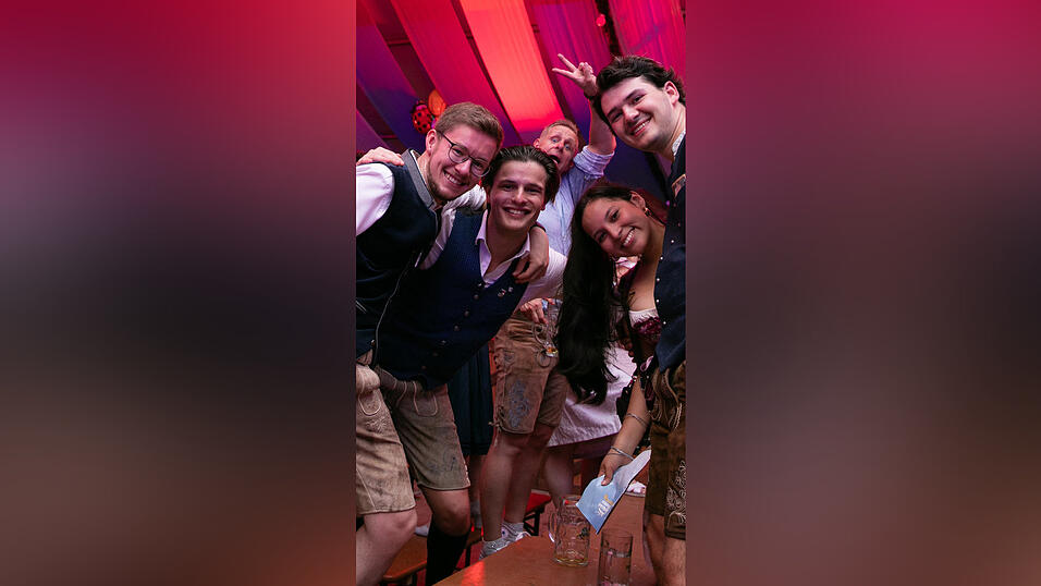Die Partybilder vom Donnerstag, 14. August, aus dem Festzelt Wenisch. Die Partybilder vom Donnerstag, 14. August, aus dem Festzelt Wenisch.