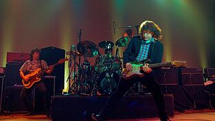 Rory Gallagher und seine Band rockten bis sp&auml;t in die Nacht.
