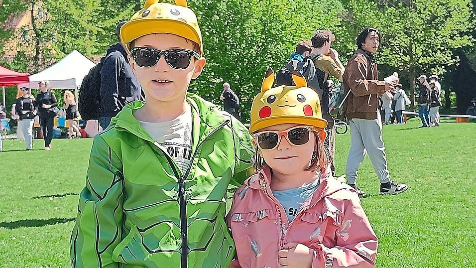 Mit Käppis und Sonnenbrillen gut ausgestattet: Leopold (6) und Ida (4). Mit Käppis und Sonnenbrillen gut ausgestattet: Leopold (6) und Ida (4).