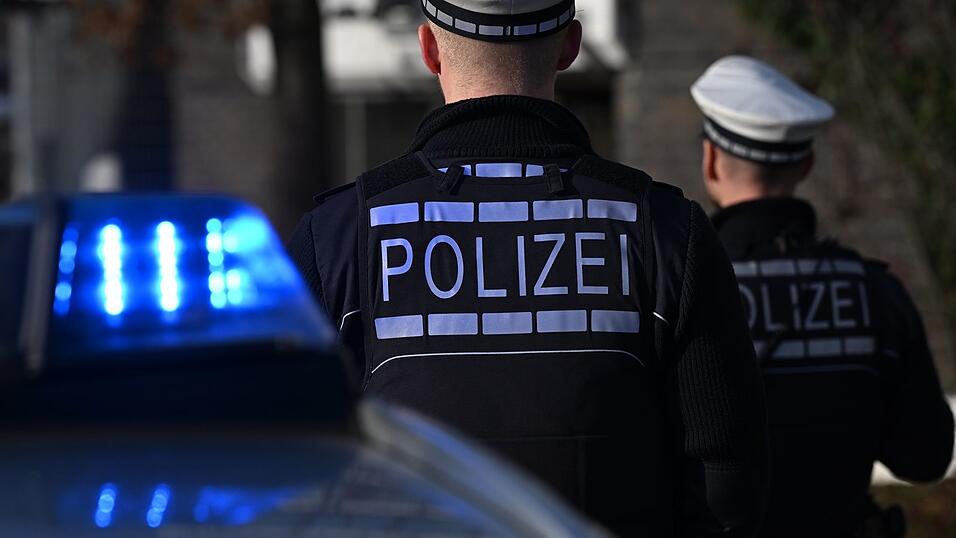Die Kriminalpolizei hat nach einer Schussabgabe in Augsburg die Ermittlungen aufgenommen. (Symbolbild)
