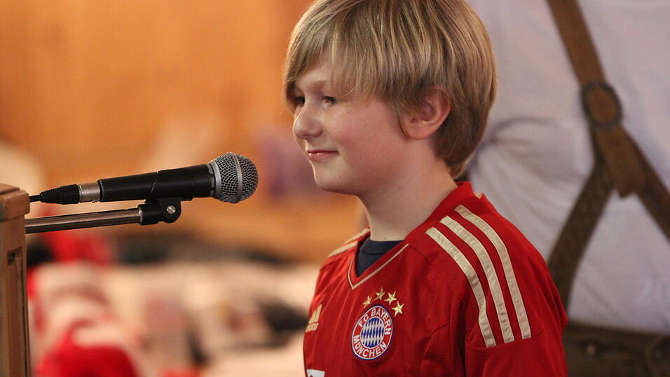 Thomas Müller besuchte am Sonntagnachmittag den 'FC Bayern-Fanclub Straubing '93'. (Foto: Fabian Roßmann) Thomas Müller besuchte am Sonntagnachmittag den 'FC Bayern-Fanclub Straubing '93'. (Foto: Fabian Roßmann)