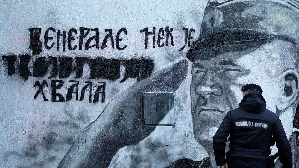 In Serbien wird Mladic bis heute als «Held» verehrt, die politische Führung leugnet den Völkermord von Srebrenica. (Archivbild) In Serbien wird Mladic bis heute als «Held» verehrt, die politische Führung leugnet den Völkermord von Srebrenica. (Archivbild)
