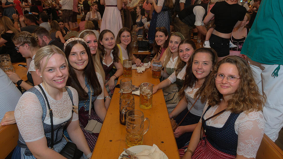 Die Partybilder vom Mittwoch, 16. August 2023, aus dem Festzelt Nothaft. Die Partybilder vom Mittwoch, 16. August 2023, aus dem Festzelt Nothaft.