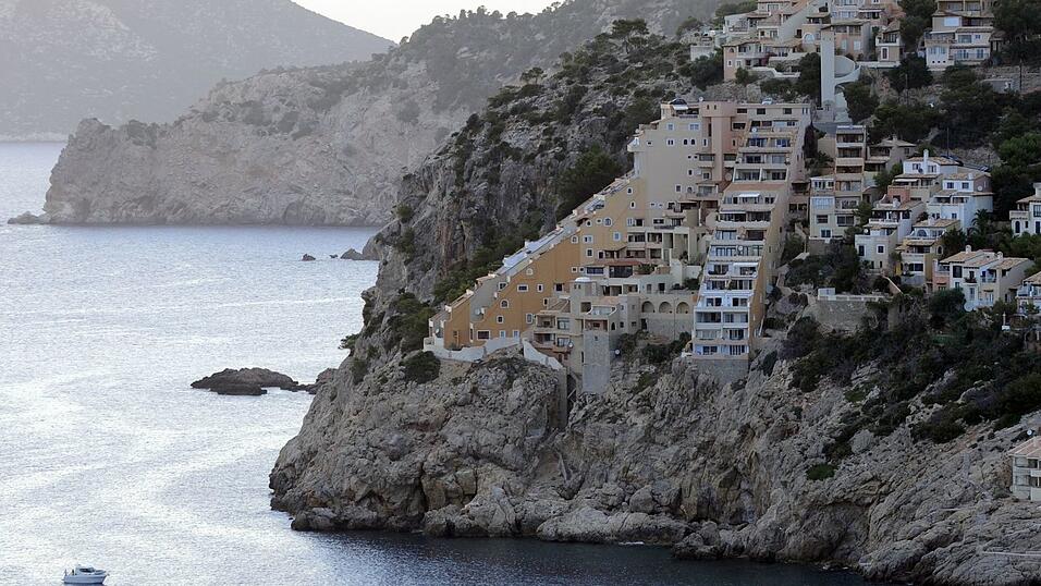 Ein 79-j&auml;hriger Deutscher hat in Port d'Andratx auf Mallorca wochenlang tot in seiner Mietwohnung in einer Apartmentanlage am Meer gelegen. (Archivbild)