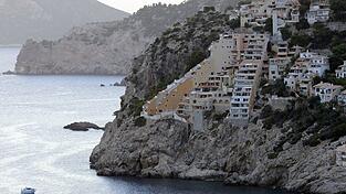 Ein 79-j&auml;hriger Deutscher hat in Port d'Andratx auf Mallorca wochenlang tot in seiner Mietwohnung in einer Apartmentanlage am Meer gelegen. (Archivbild)