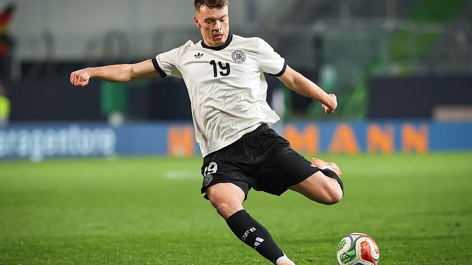 Stuttgarts neuer Torjäger Dzenan Pejcinovic darf auf eine Beförderung von der U21-Nationalmannschaft in Klopps A-Team hoffen. (Archivbild) Stuttgarts neuer Torjäger Dzenan Pejcinovic darf auf eine Beförderung von der U21-Nationalmannschaft in Klopps A-Team hoffen. (Archivbild)