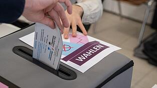 Union und SPD finden bislang keinen gemeinsamen Nenner bei der geplanten Wahlrechtsreform. (Archivfoto) Union und SPD finden bislang keinen gemeinsamen Nenner bei der geplanten Wahlrechtsreform. (Archivfoto)