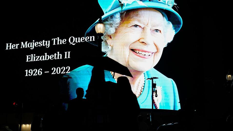 Am Piccadilly Circus wird der Queen gedacht.