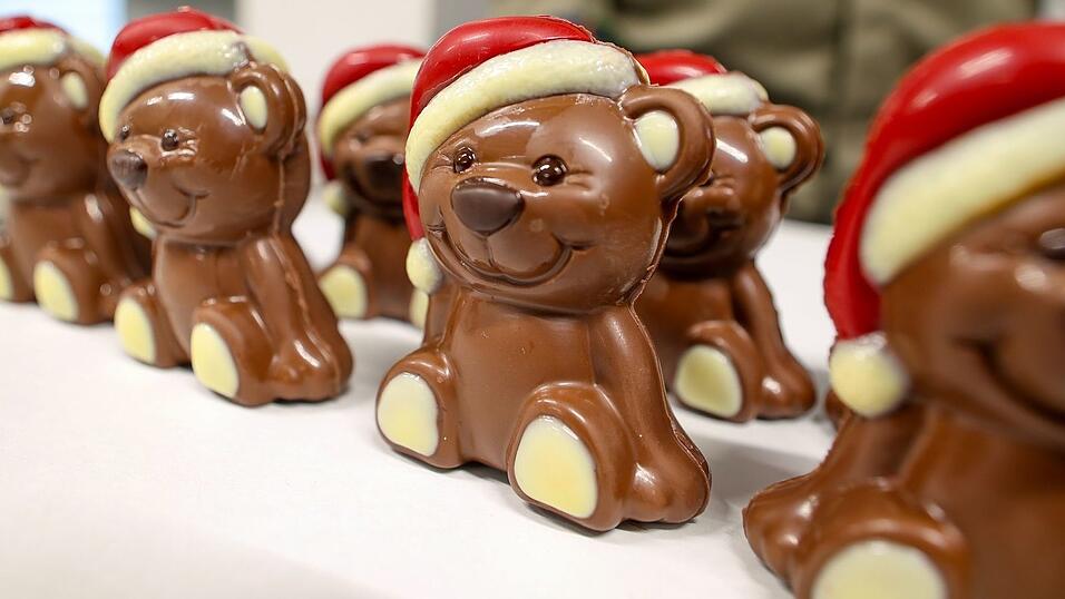 Die Weihnachtsproduktion beginnt schon im Sommer. Die Weihnachtsproduktion beginnt schon im Sommer.