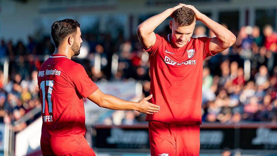 Die SpVgg Hankofen musste sich in Schwabmünchen geschlagen geben. Die SpVgg Hankofen musste sich in Schwabmünchen geschlagen geben.