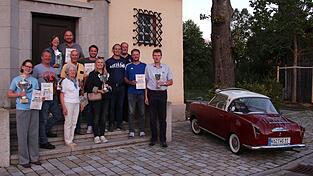 Die Siegerteams mit den Organisatoren Die Siegerteams mit den Organisatoren