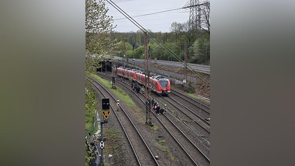 65 Fahrg&auml;ste mussten evakuiert werden.