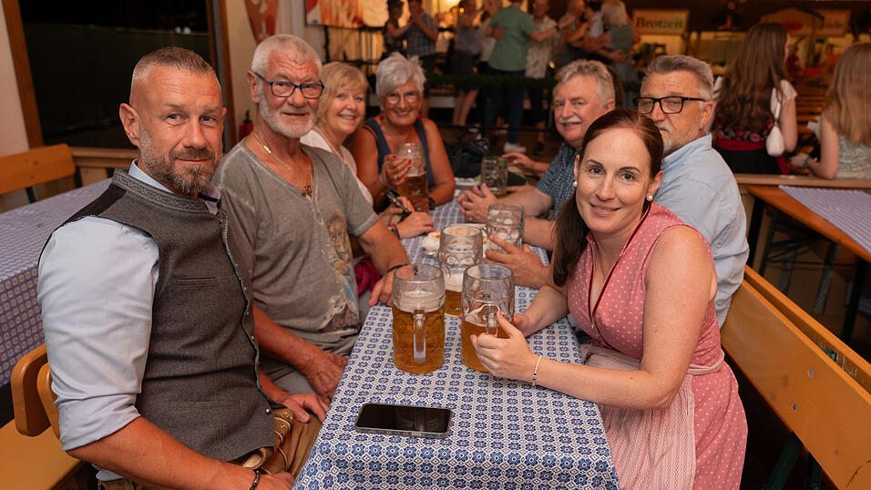 Die Partybilder vom Montag, 21. August 2023, aus dem Festzelt Greindl. Die Partybilder vom Montag, 21. August 2023, aus dem Festzelt Greindl.