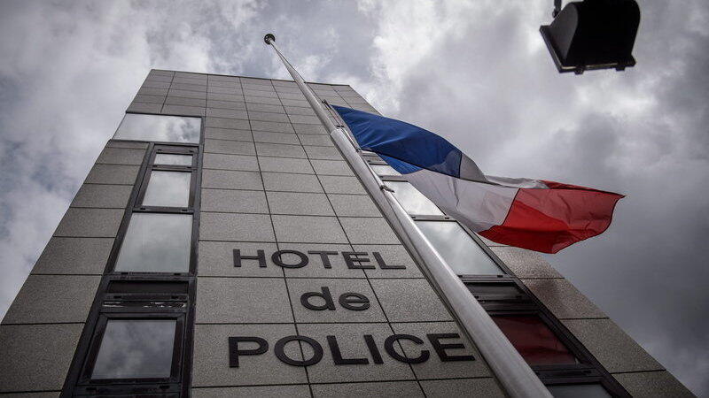 Die Polizeidienststelle in Mantes La Jolie (bei Paris) in der Au&szlig;enansicht. Hier arbeitete die franz&ouml;sische Polizistin, die von dem ISIS-K&auml;mpfer Larossi Abbala am 14. Juni 2016 ermordet wurde. Ihr Mann wurde kurz vor ihrem Tod erstochen.