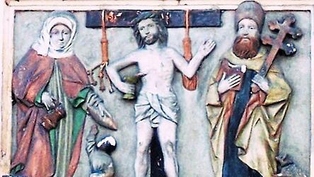 Westendorfer Stifterrelief mit Wappen, an der Stadtplatzseite Hl. Geistspital.