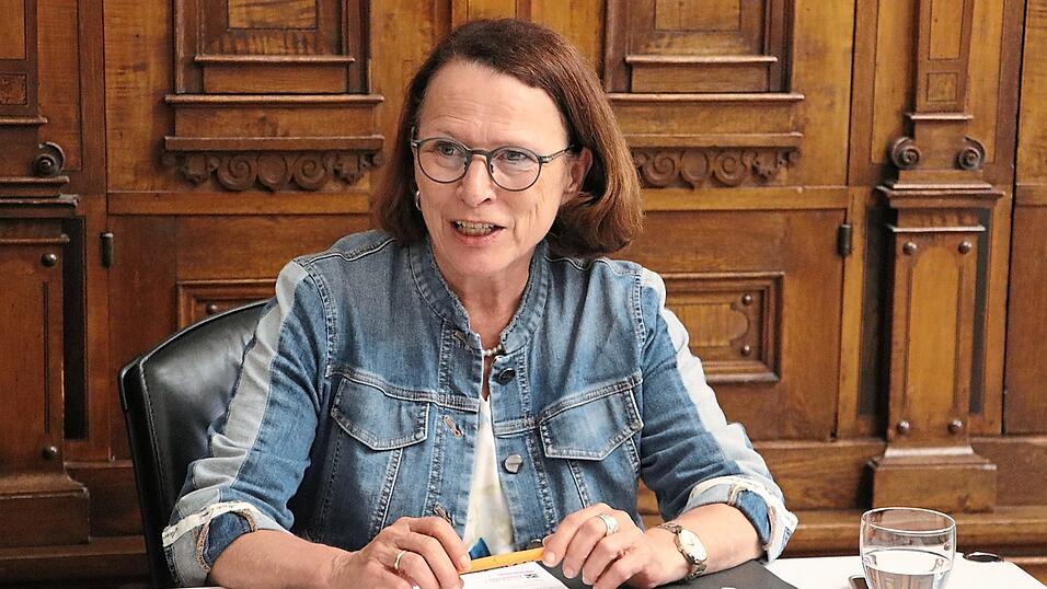 Sie hatte es lange spannend gemacht. Doch am Dienstag wurde ihr die offizielle Verk&uuml;ndung dann doch aus der Hand gerissen: Gertrud Maltz-Schwarzfischer wird nicht mehr zur OB-Wahl antreten.