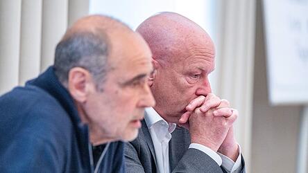 Joachim Wolbergs (r), ehemaliger Oberbürgermeister von Regensburg, und sein Verteidiger Peter Witting gehen gegen das Urteil vor. Joachim Wolbergs (r), ehemaliger Oberbürgermeister von Regensburg, und sein Verteidiger Peter Witting gehen gegen das Urteil vor.