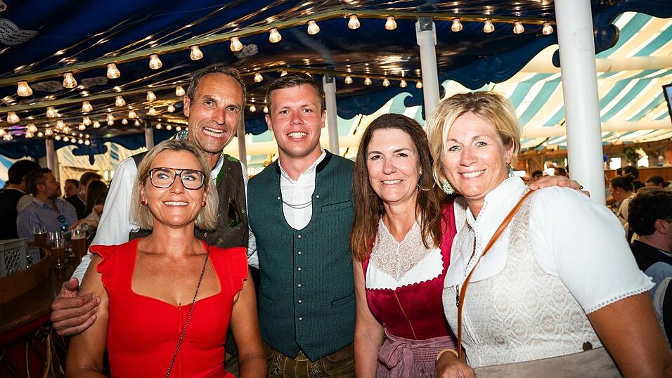 Die Partybilder vom Freitag, 14. August, aus dem Festzelt Wenisch. Die Partybilder vom Freitag, 14. August, aus dem Festzelt Wenisch.