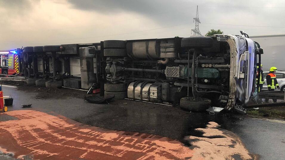 Auf der A93 zwischen Ponholz und Regenstauf hat sich am Mittwochabend ein Unfall ereignet.