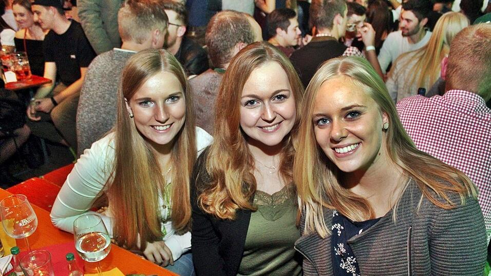 Die besten Bilder vom Wein- und Wei&szlig;bierfest des Burschenvereins Arth und der M&auml;dchengruppe.