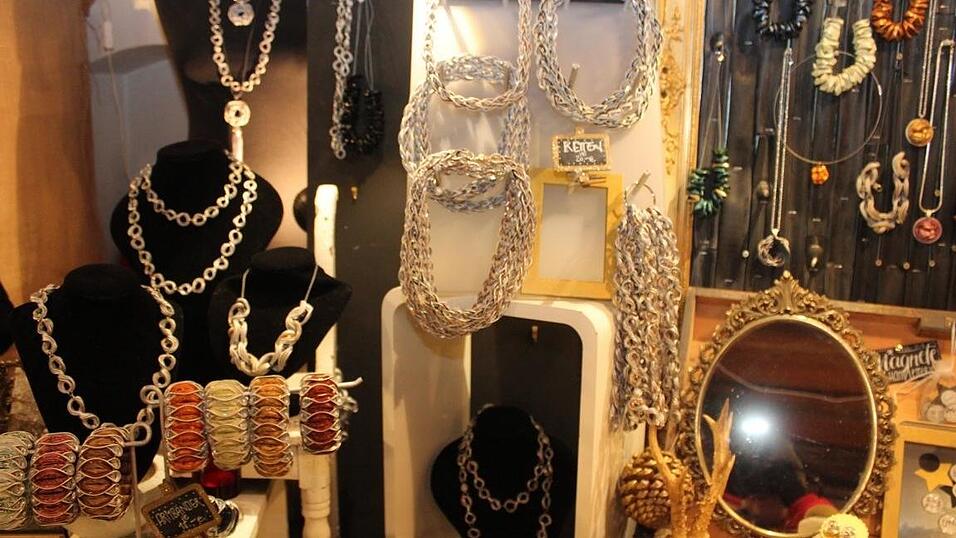 In Landshut lockten am Wochenende der Kunsthandwerkermarkt und die H&uuml;ttengaudi zahlreiche Besucher an.