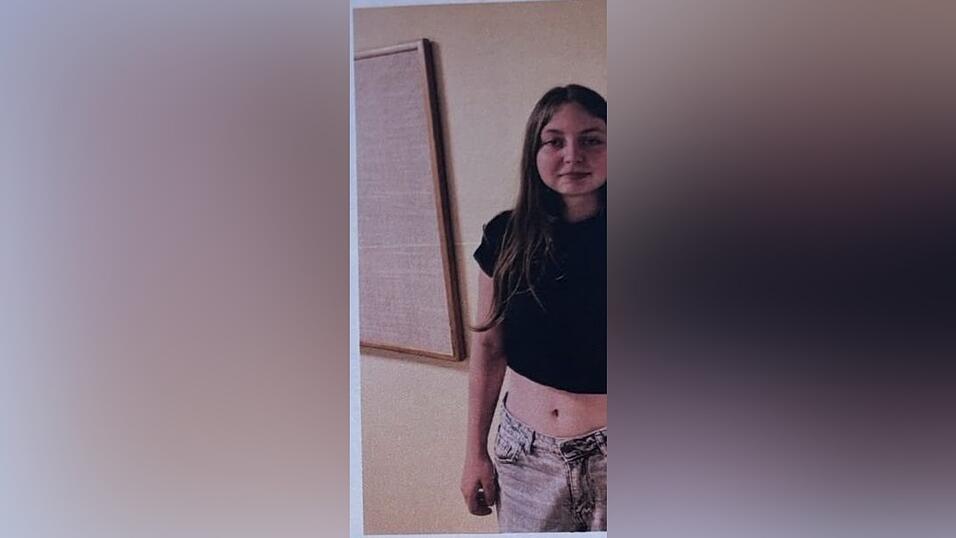 Die 16-Jährige Leonie-Sophie Woitke wird seid Freitagmittag vermisst. Die 16-Jährige Leonie-Sophie Woitke wird seid Freitagmittag vermisst.