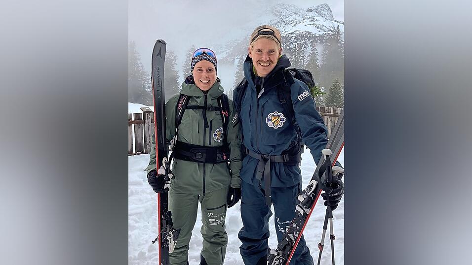 Ameli und Flori Reiter neu eingekleidet. Ameli und Flori Reiter neu eingekleidet.