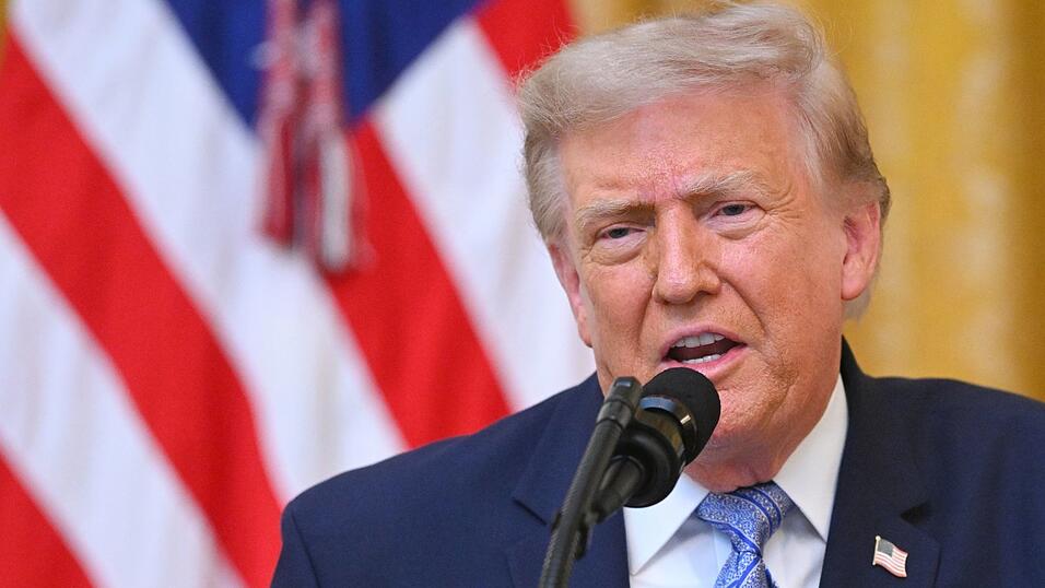 Trump schürt Misstrauen an fairen und freien Wahlen in den USA. Trump schürt Misstrauen an fairen und freien Wahlen in den USA.